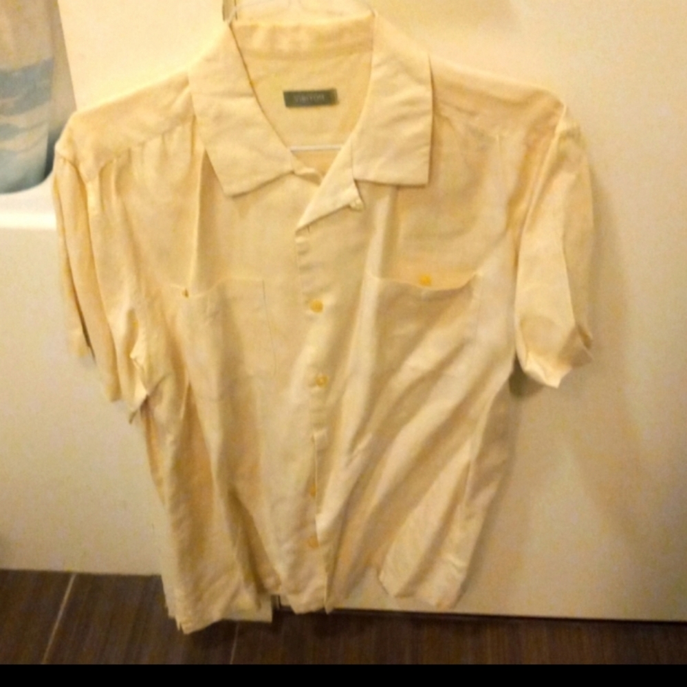 Linen shirt in excellent condition